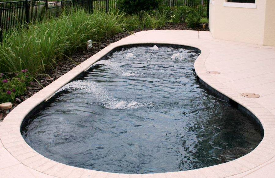 The Great American Waterfall 24" Aqua Wave Waterfall; 6" Lip, White - GA0412406